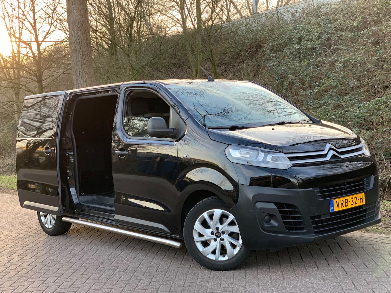 Citroën Jumpy - 1.5 BlueHDI 100 M Club XL L3 LUXE UITV 2022 ! - AutoWereld.nl