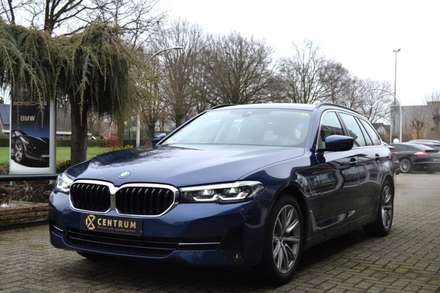 BMW 5-serie Touring - 530e Touring - Head Up - Driving Assistant - AutoWereld.nl