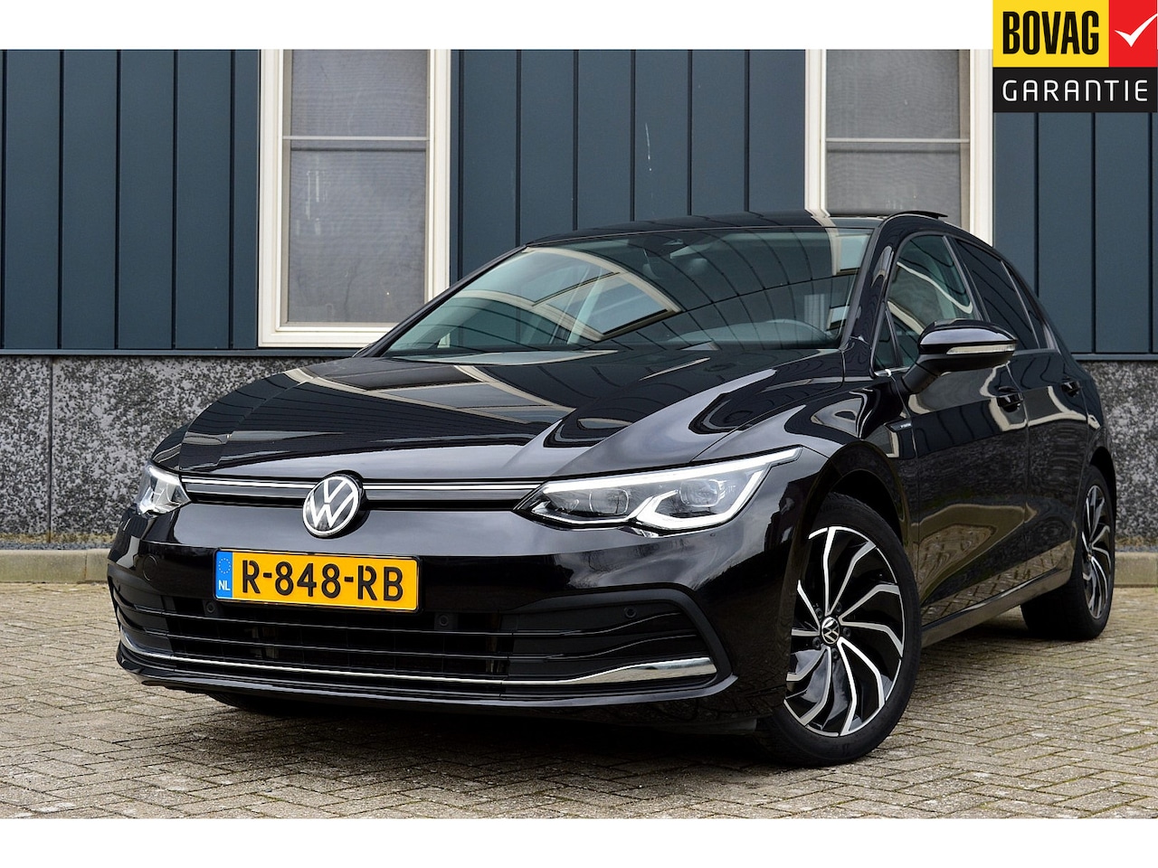 Volkswagen Golf - 1.5 TSI 1e Edition Rijklaarprijs-Garantie Panorama dak  IQ-Light Navigatie Sport Interieur - AutoWereld.nl