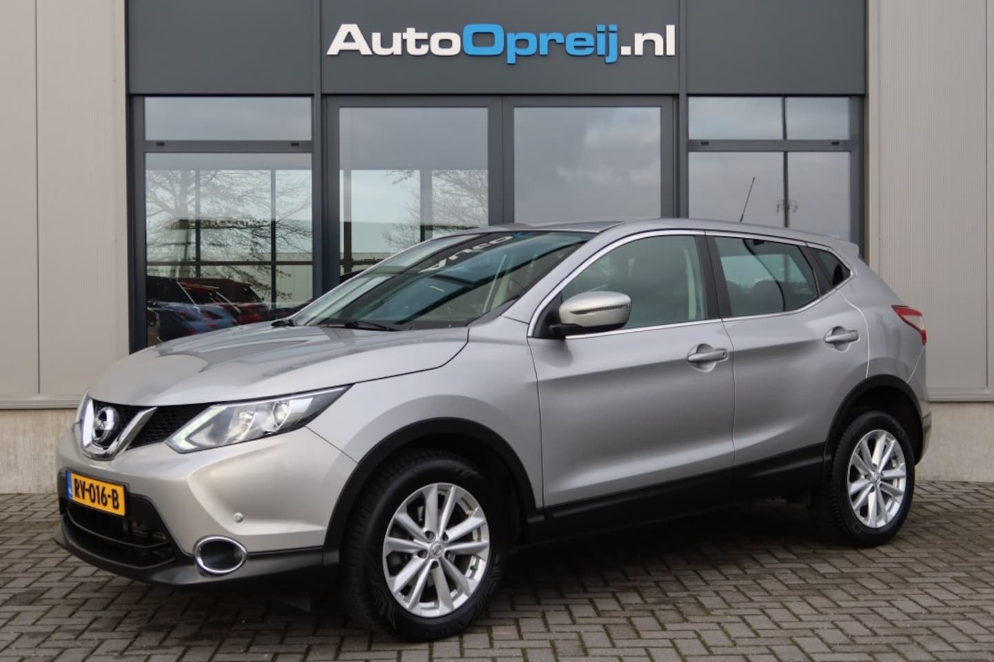 Nissan Qashqai - 1.2 DIG-T N-Vision AUTOMAAT Camera, NAVI, Stoelverwarming - AutoWereld.nl