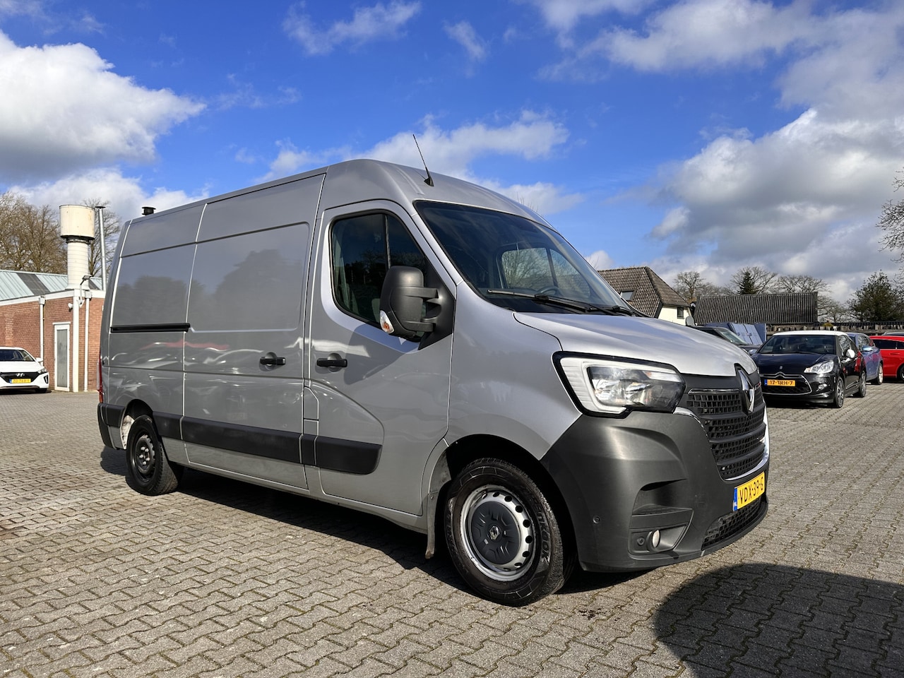 Renault Master - T35 2.3 dCi 180 L2H2 Energy 3P. *KOEL-WAGEN | DUBBELE-SCHUIFDEUR | CAMERA | AIRCO | BLIND- - AutoWereld.nl