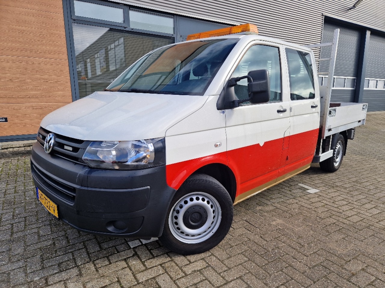 Volkswagen Transporter - 2.0 TDI pick-up 65.000km 6-pers dc L2H1 euro5 trekhaak flitslampen zeer mooi - AutoWereld.nl