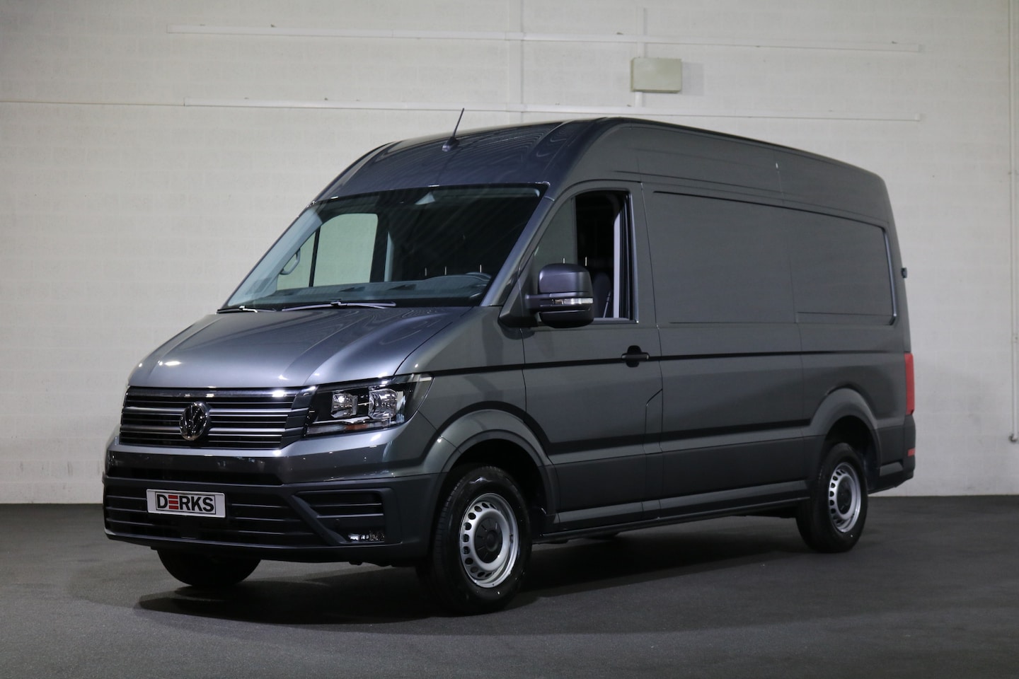 Volkswagen Crafter - 2.0 TDI 140pk L3 H3 Automaat Airco Navigatie Camera - AutoWereld.nl