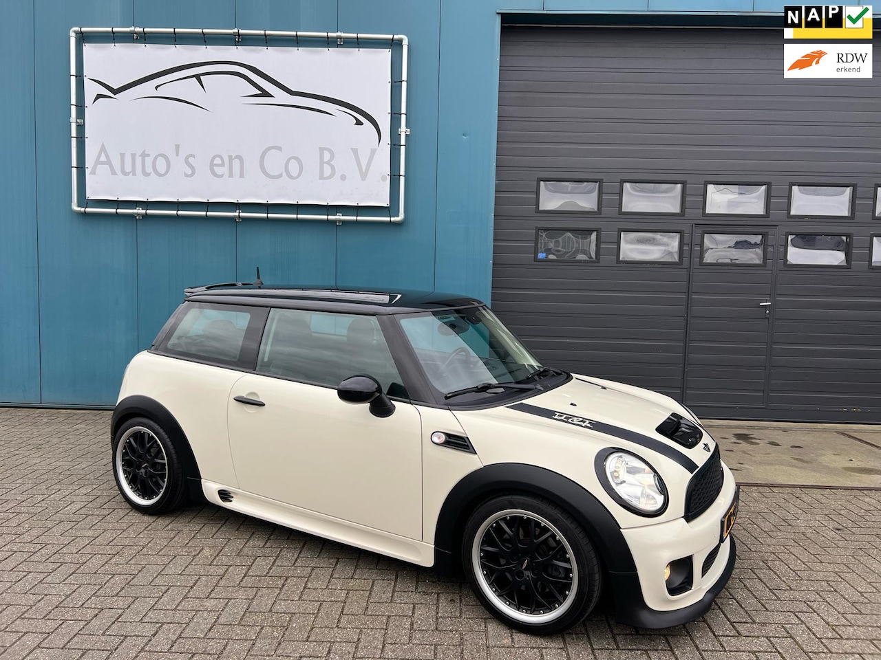 MINI Cooper S - 1.6 Compleet John Cooper Works Leder Clima Cruise 17" Xenon Uniek mooie auto. Nw Apk 03-20 - AutoWereld.nl