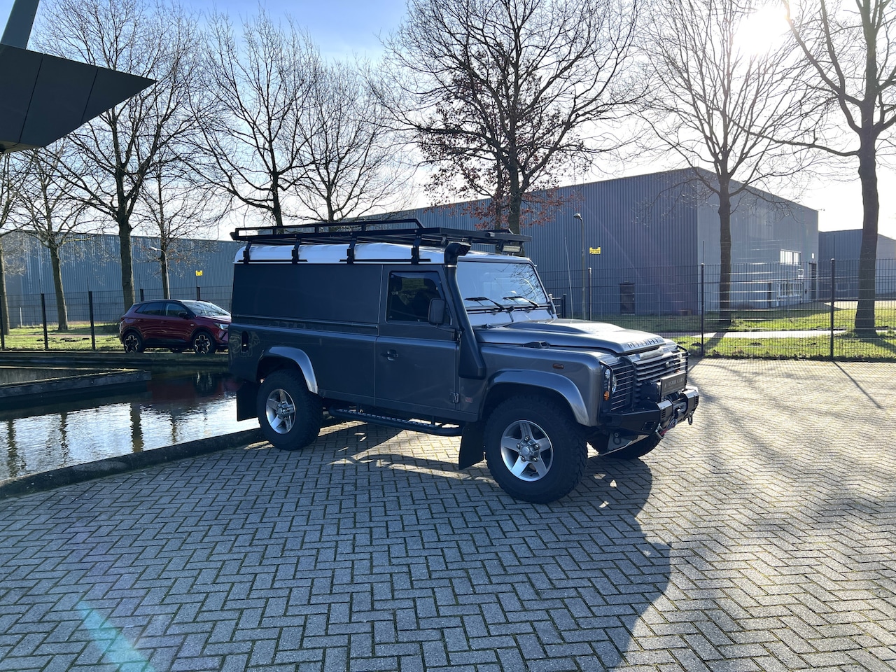 Land Rover Defender - 2.2 D HT 110" SE 2.2 D HT 110" SE - AutoWereld.nl