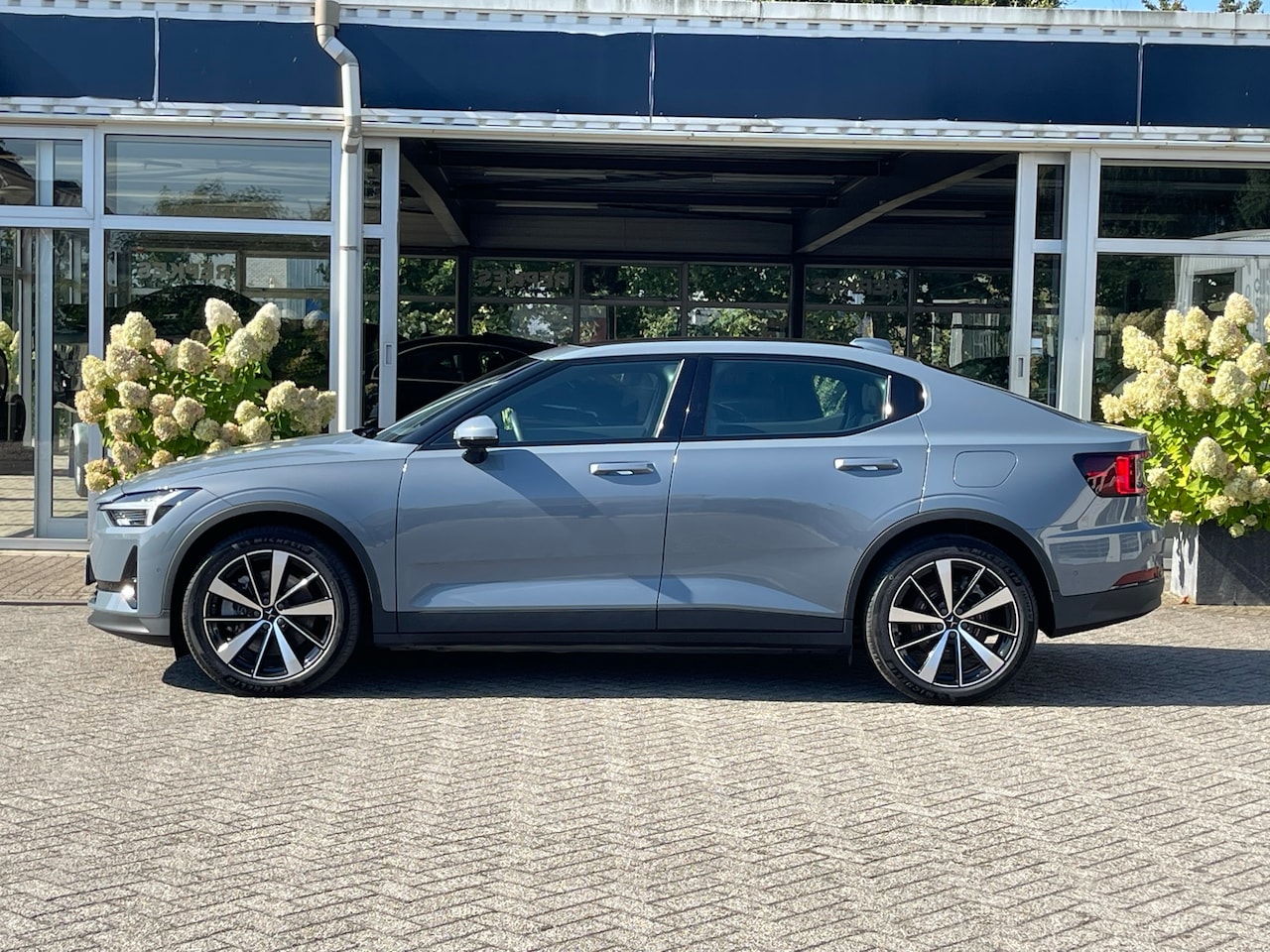 Polestar 2 - 63kWh Standard Range Single motor Plus en Pilot pakket, trekhaak - AutoWereld.nl