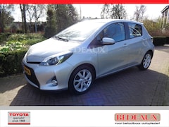 Toyota Yaris - 1.5 Full Hybrid 100pk 5D Aut Dynamic bij specialist sinds 1968