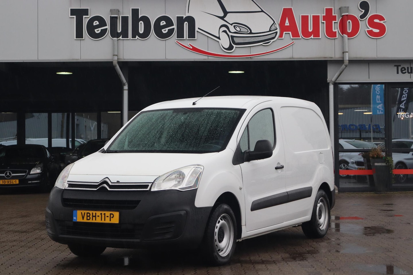 Citroën Berlingo - 1.6 BlueHDI 100 Club Economy S&S Camera, Cruise control, Rechter zijdeur, Airco, Bijrijder - AutoWereld.nl