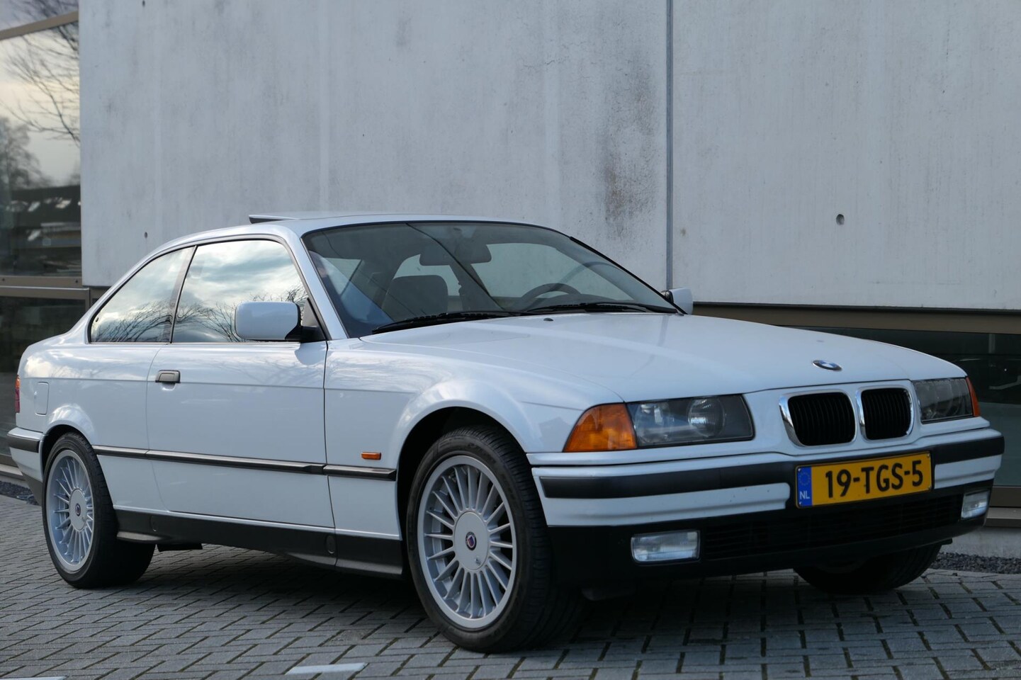 bmw-3-serie-coupe-323i-executive-automaat-alpina-climate-schuifdak-topconditie.jpg