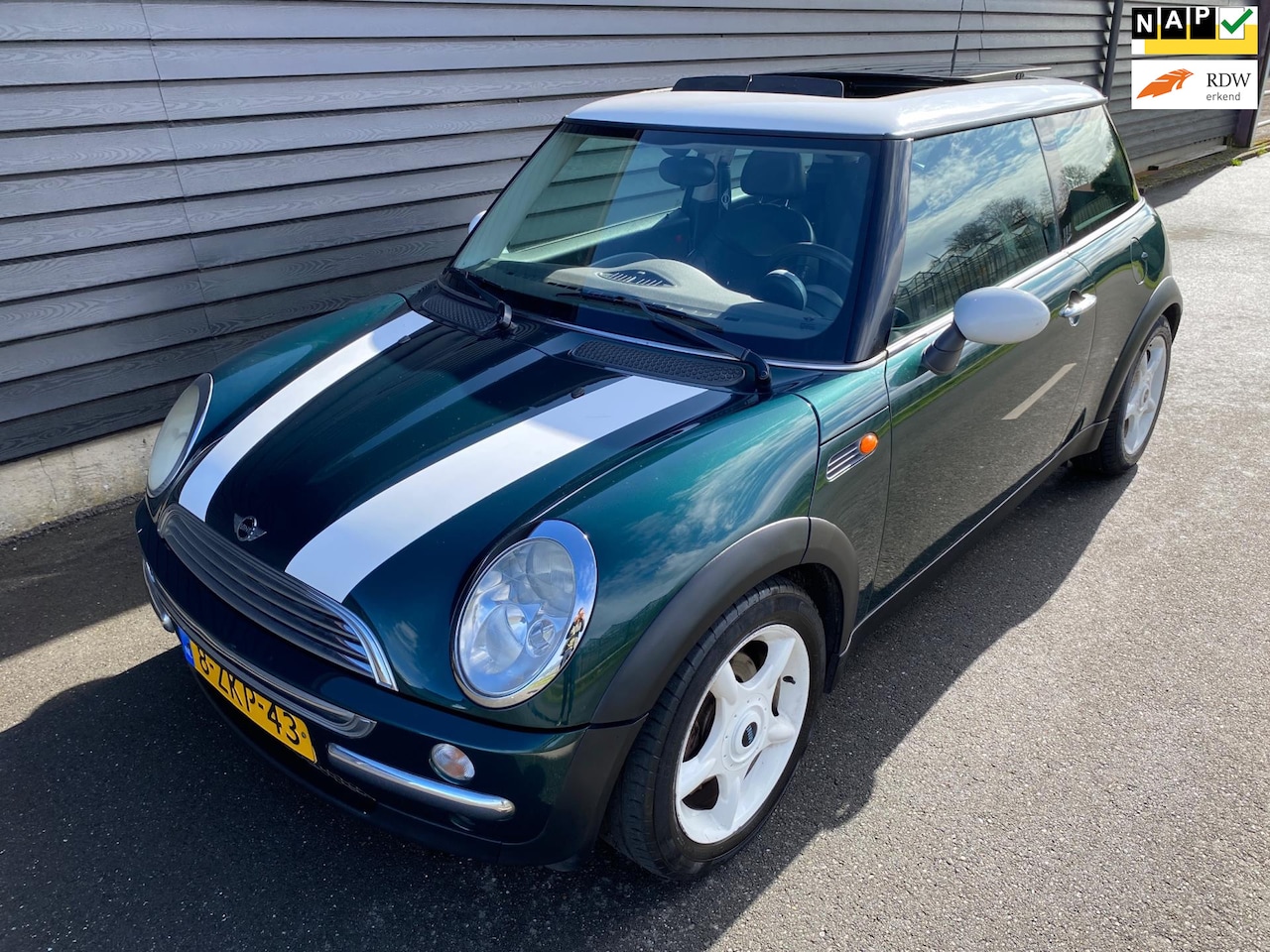 MINI Cooper - 1.6 Leder, Panoramadak! APK t/m 25-01-2025! - AutoWereld.nl