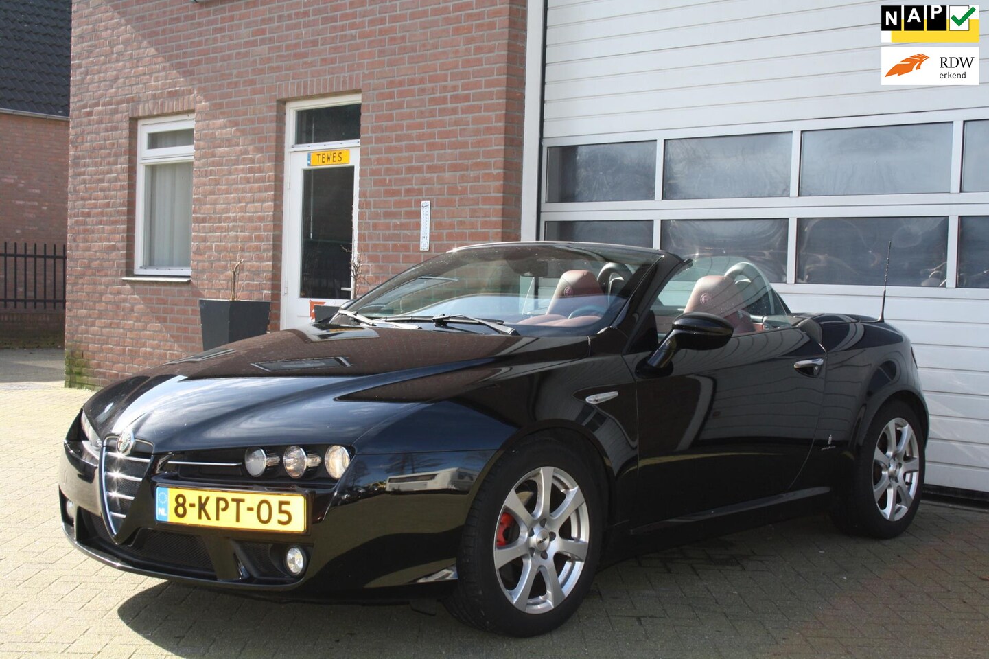 Alfa Romeo Spider - 2.2 JTS 2.2 JTS Nieuwe Apk, Rood Creme Leder Zeer Nette Auto!!! - AutoWereld.nl