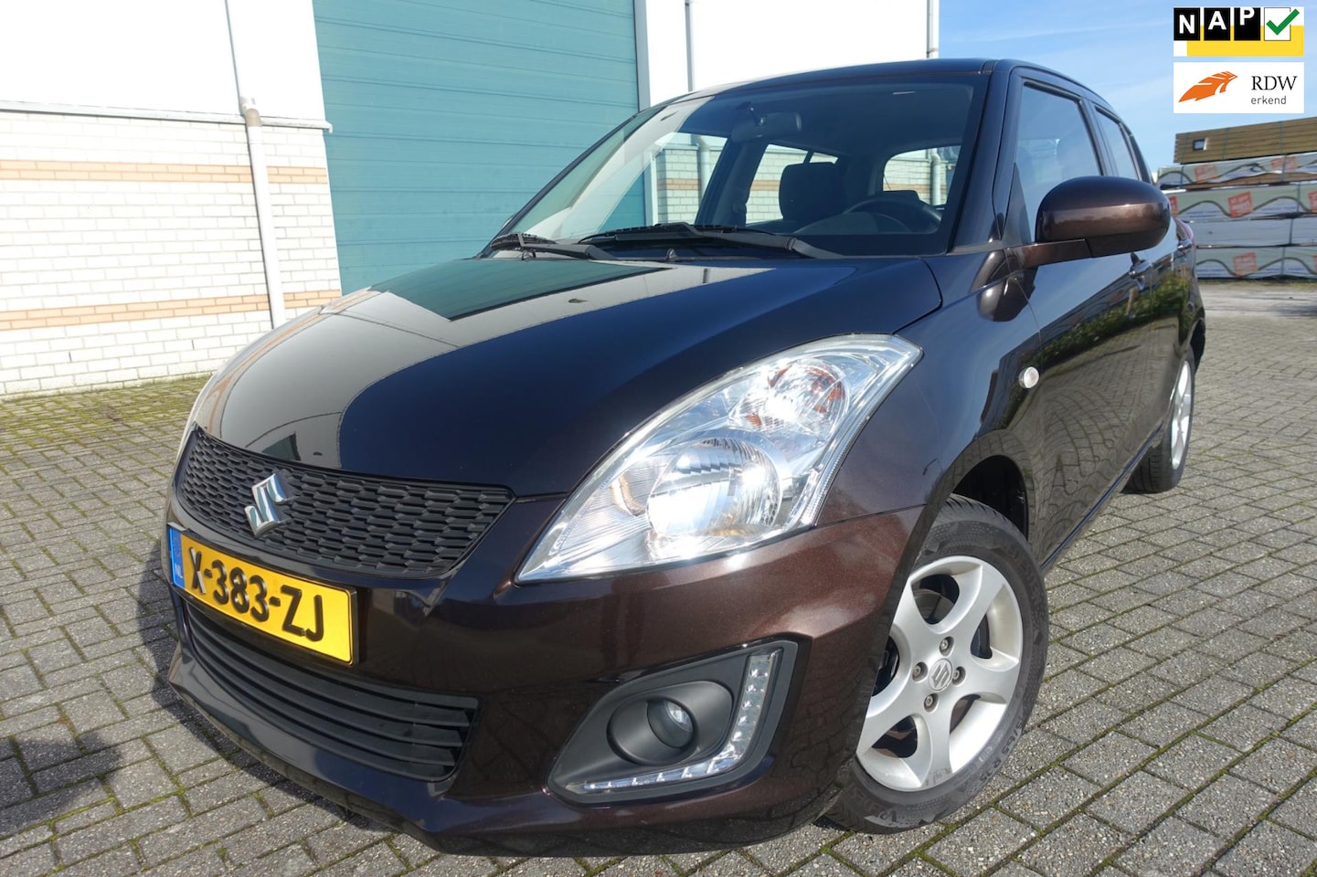 Suzuki Swift - - Dealer onder. - all season banden & lm velgen - airco - elec. ramen 1.2 Comfort EASSS - AutoWereld.nl