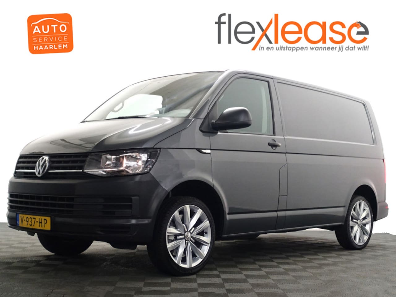 Volkswagen Transporter - 2.0 TDI L1 Highline - Carplay, Navi, Cruise, Clima, Grijs Kenteken - AutoWereld.nl