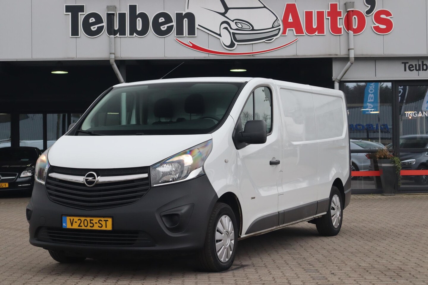 Opel Vivaro - 1.6 CDTI L2H1 Business+ EcoFlex Bijrijdersbank, Navigatie, Airco, Rechter zijdeur, 2 Achte - AutoWereld.nl