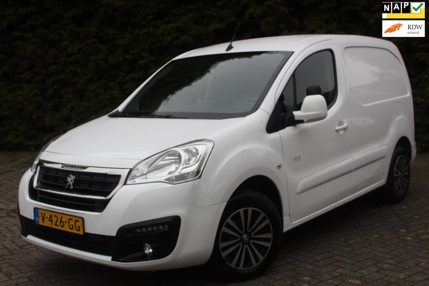 Peugeot Partner - 120 1.6 BlueHDi 100 L1 Première S&S 99PK | Airco | NAVI | PDC V+A | Cruise Control | Bluet - AutoWereld.nl