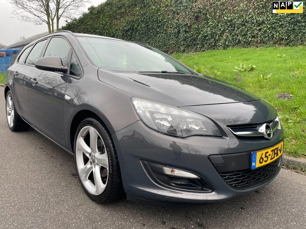 Opel Astra Sports Tourer - 1.7 CDTi - Navi - Clima - 19 inch LMV - AutoWereld.nl