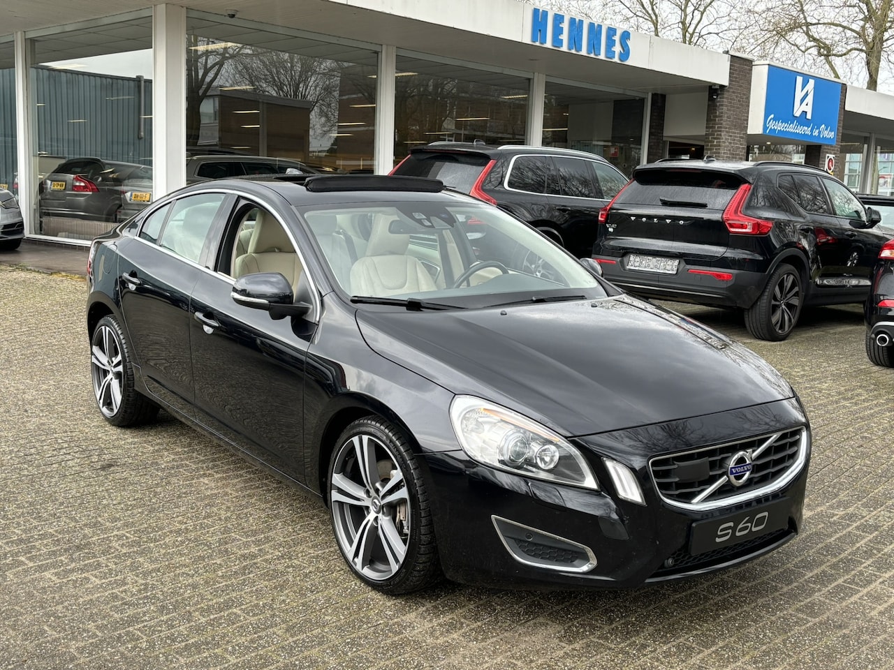 Volvo S60 - 3.0 T6 AWD Summum Driver Support Schuifdak - AutoWereld.nl