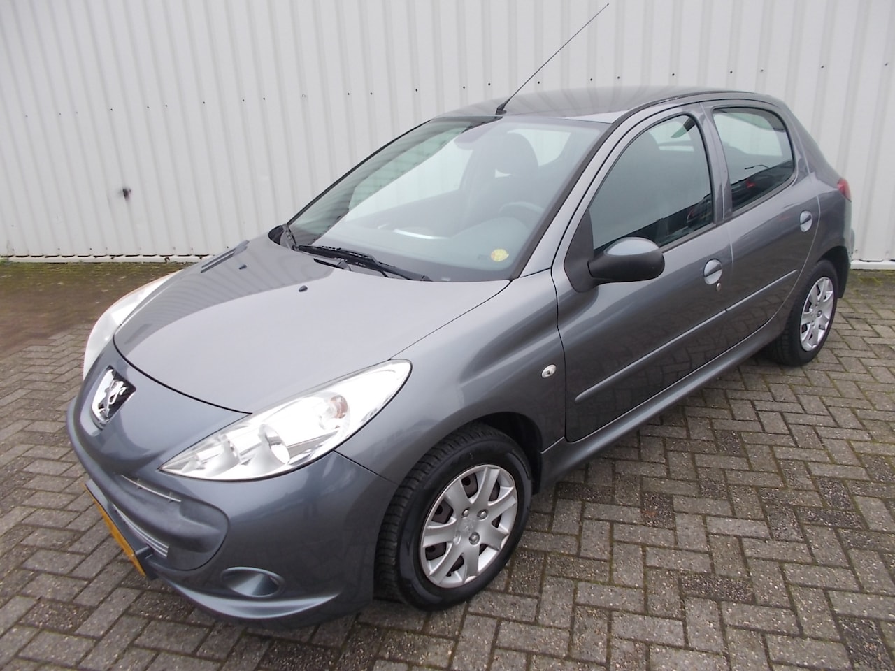 Peugeot 206 - 1.4 XS 1.4 XS 5drs ( APK 20-08-2024 ) - AutoWereld.nl