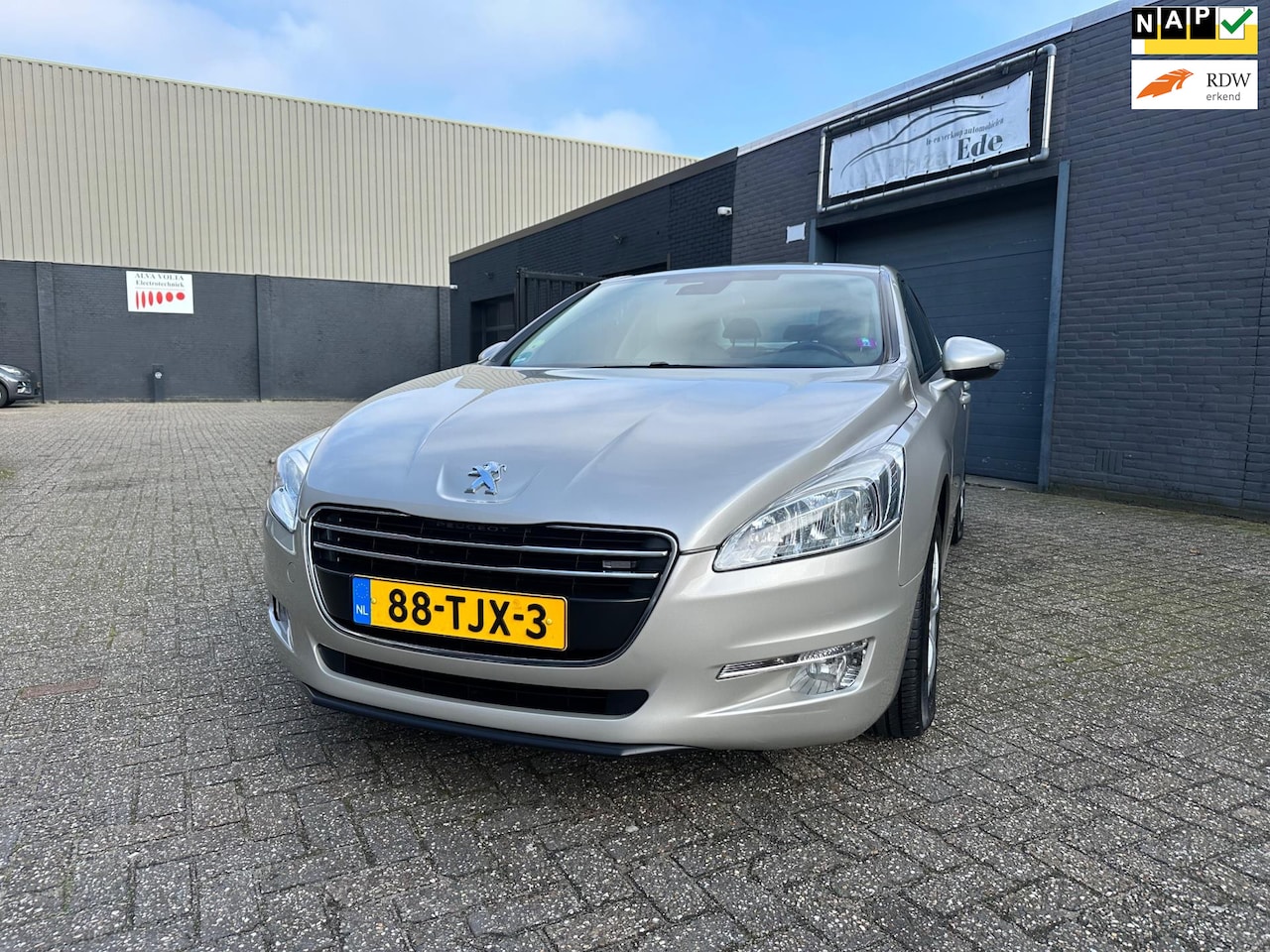 Peugeot 508 - 1.6 e-HDi Blue Lease Executive Aut. Clima Cruise Navi PDC Trekhaak APK NAP. - AutoWereld.nl