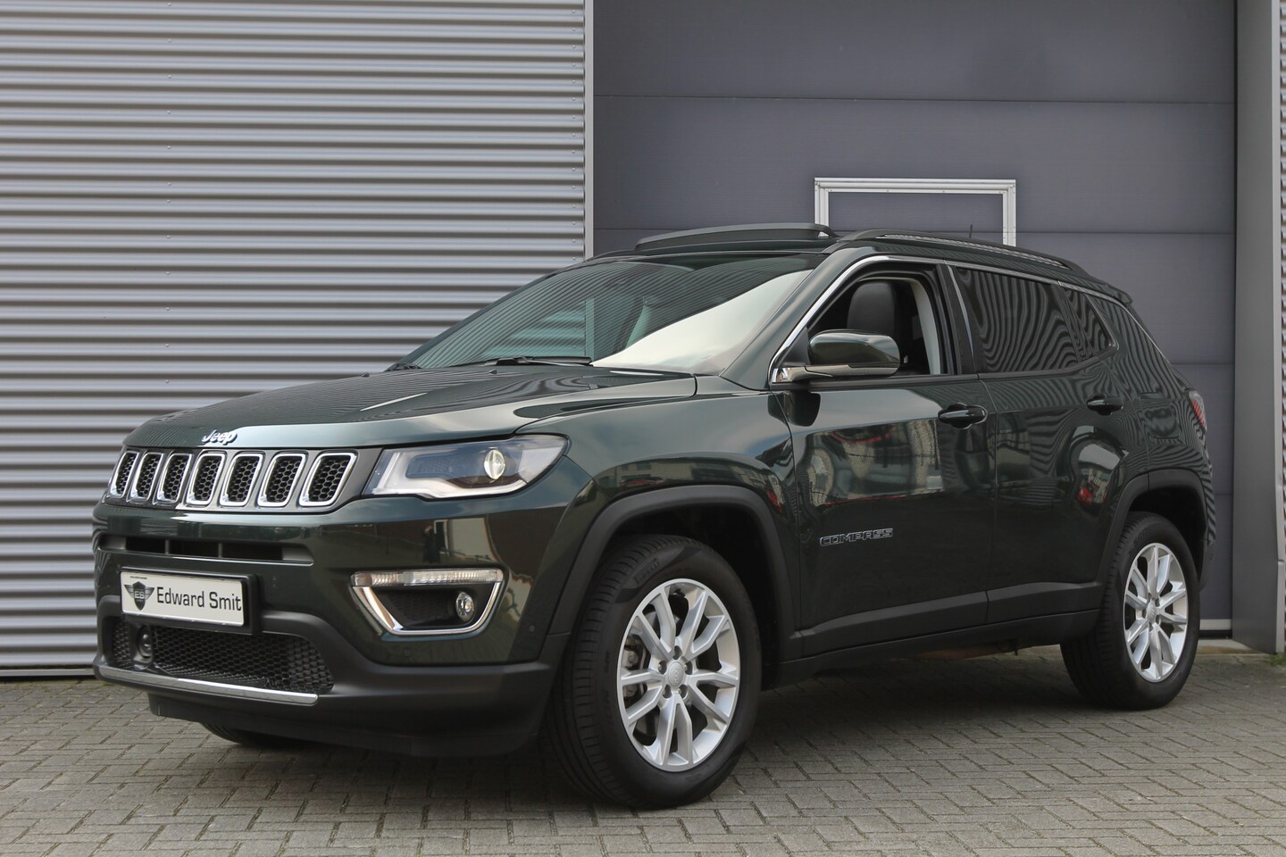 Jeep Compass - 4xe 240 Plug-in Hybrid Electric Limited I AUT. I CARPLAY I PANO.DAK - AutoWereld.nl