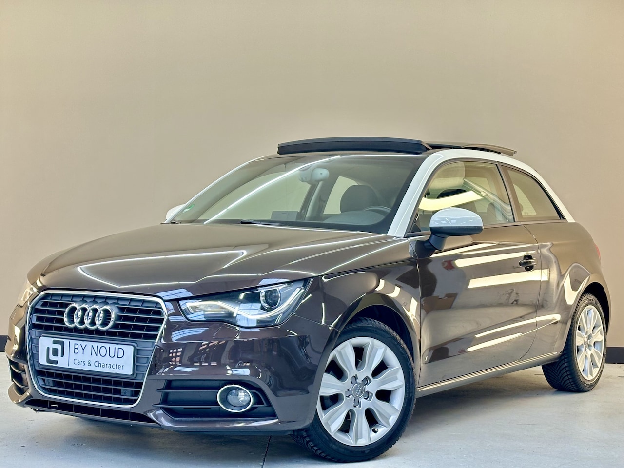 Audi A1 - 1.2 TFSI Ambition Pro Line 1.2 TFSI Ambition Pro Line, 86Pk, 2010, Schuifdak, Xenon koplampen, Parkeersensoren, Bose - AutoWereld.nl