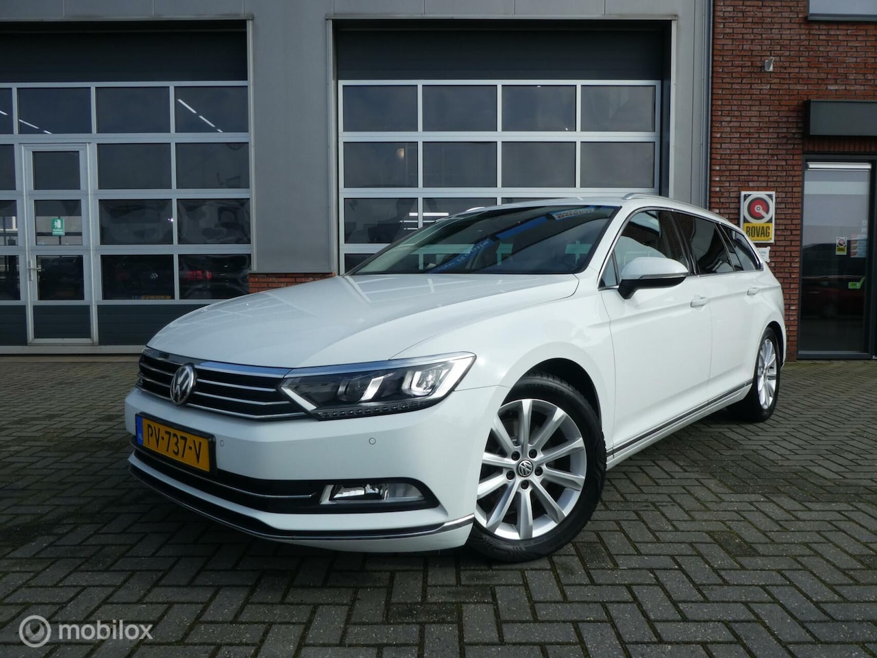 Volkswagen Passat Variant - 1.4 TSI ACT Connected Series Plus climate|pdc|st.verwarming - AutoWereld.nl