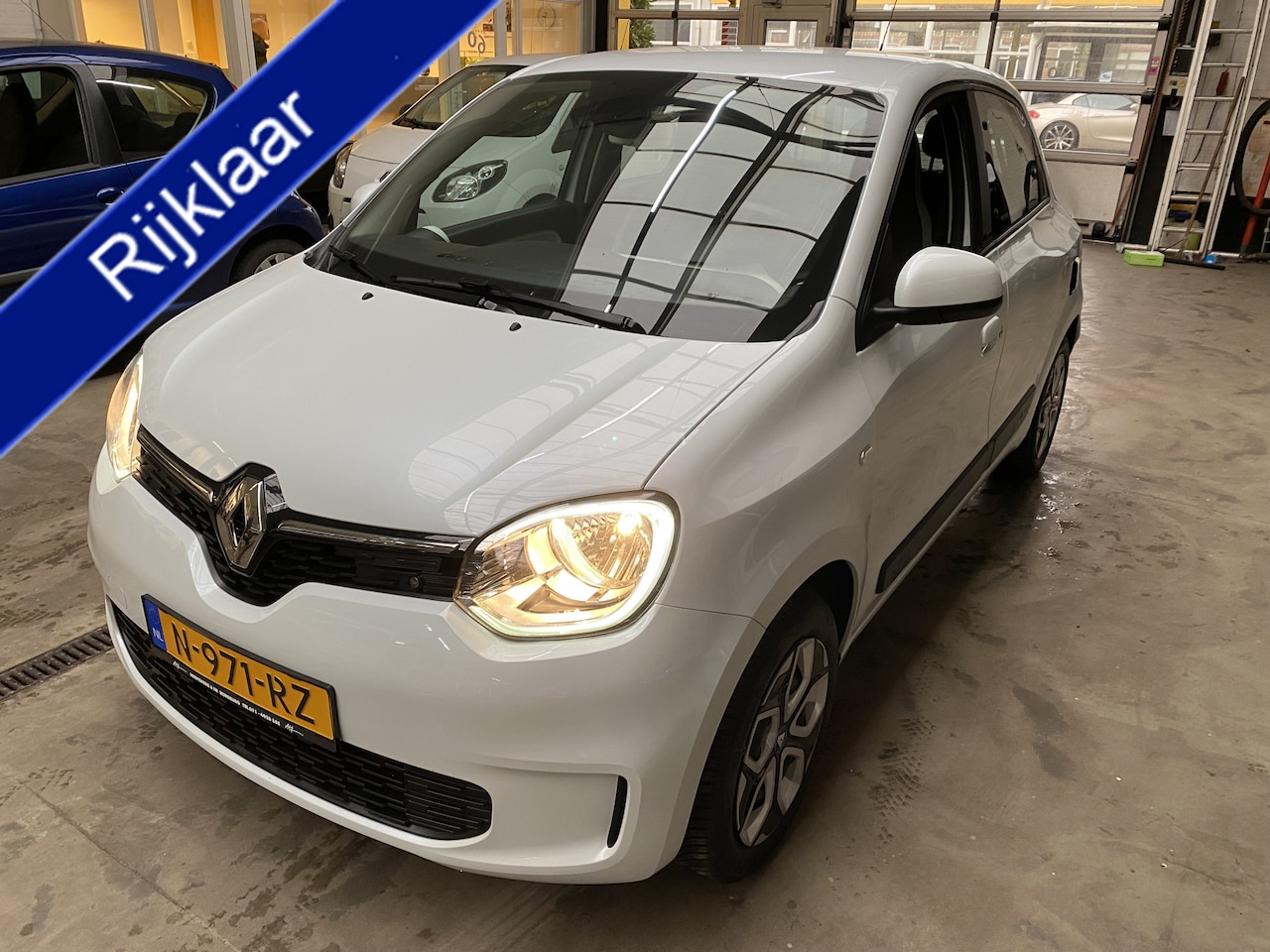 Renault Twingo - Z.E. 14950,MET SUBSIDIE NAVIGATIE PARKERSENSOREN R80 Collection - AutoWereld.nl