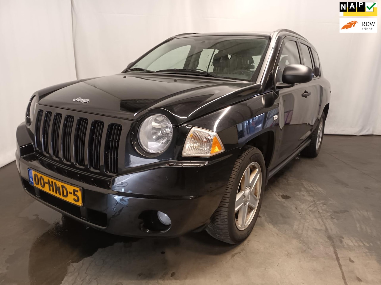 Jeep Compass - 2.4 Sport - Lekt benzine - SCHADEAUTO - AutoWereld.nl