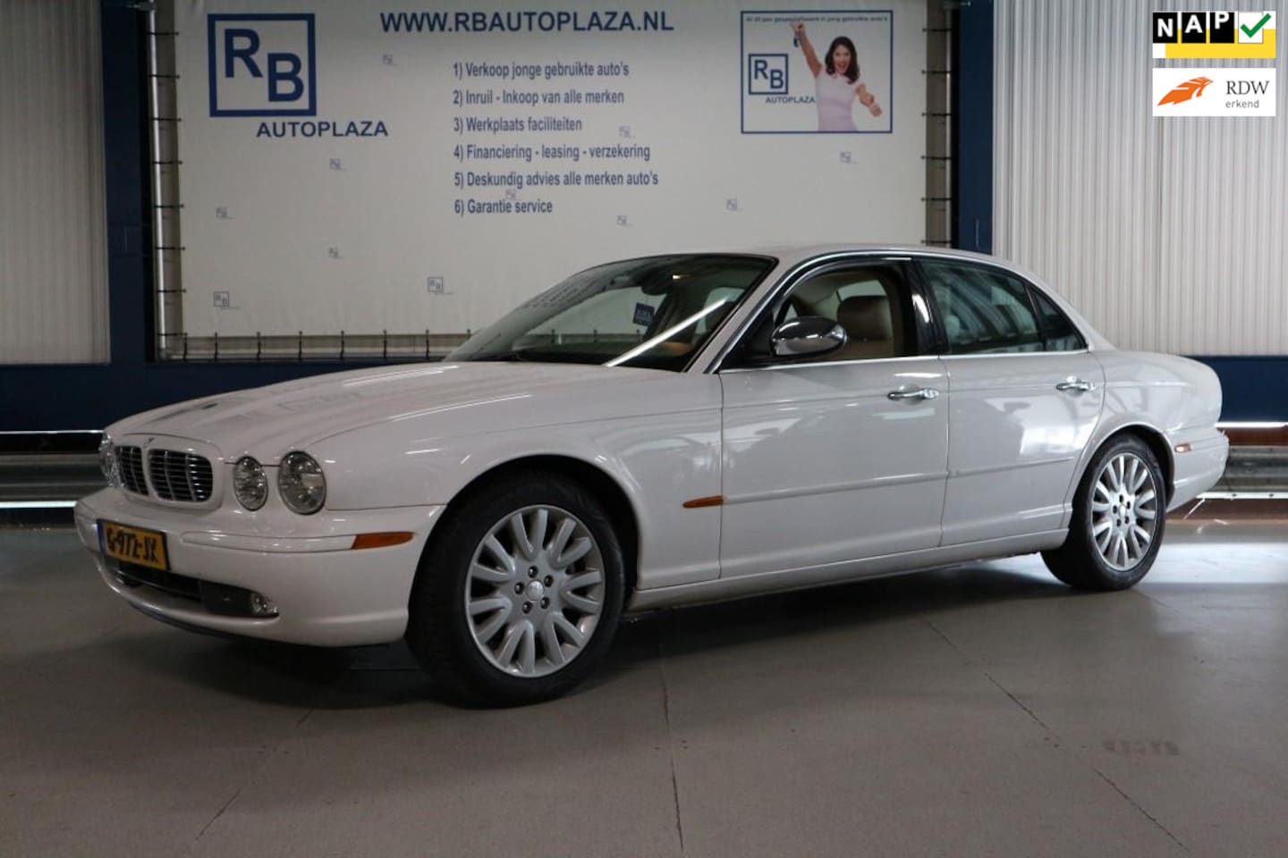 Jaguar XJ - 3.5 V8 / White Pearl ! ! ! - AutoWereld.nl