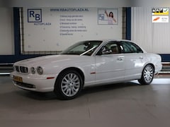 Jaguar XJ - 3.5 V8 / UNIEK WHITE