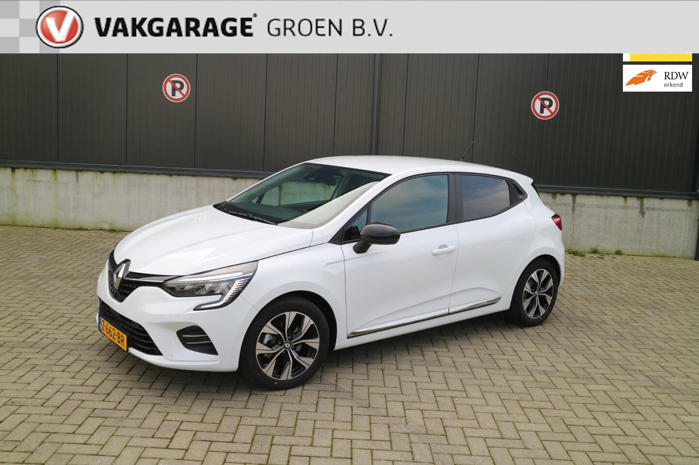 Renault Clio - 1.6 E-Tech Full Hybrid 145 evolution / Navi / Camera ! - AutoWereld.nl