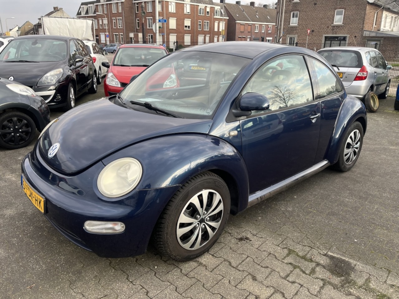 Volkswagen New Beetle - 2.0 Highline 2.0 Highline - AutoWereld.nl