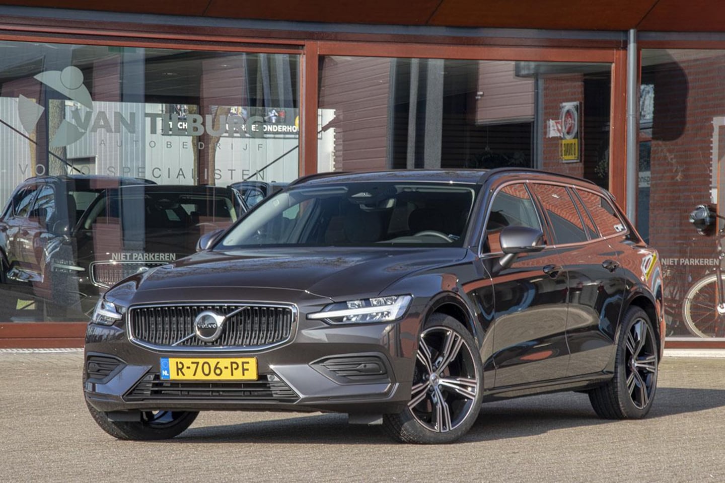 Volvo V60 - 2.0 B3 MILD HYBRID CORE GOOGLE - AutoWereld.nl