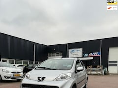 Peugeot 107 - 1.0-12V Urban Move