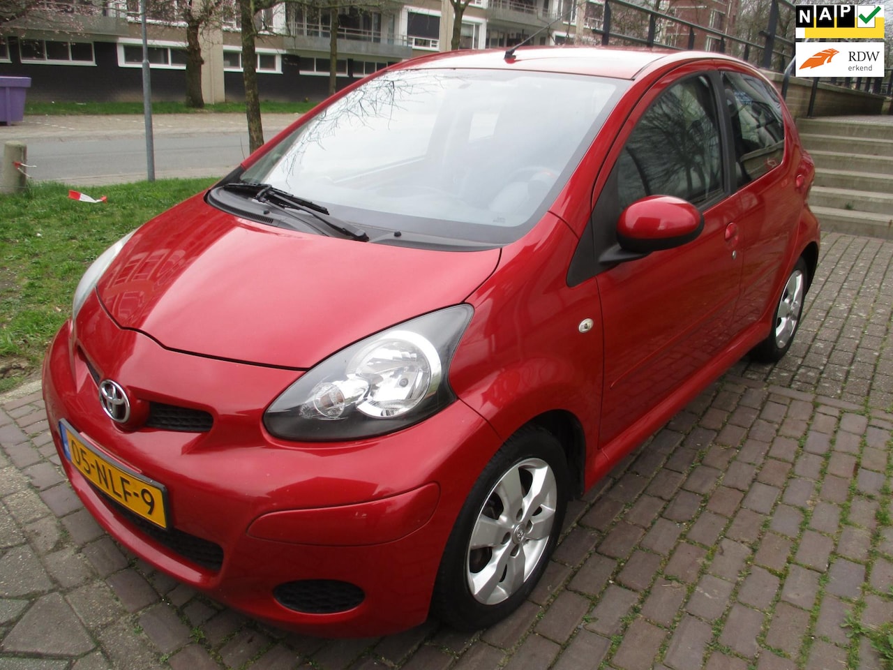 Toyota Aygo - 1.0-12V Aspiration Red//2E EIGENAAARS AUTO//ORG KM MET AUTOPAS ERBIJ/ - AutoWereld.nl