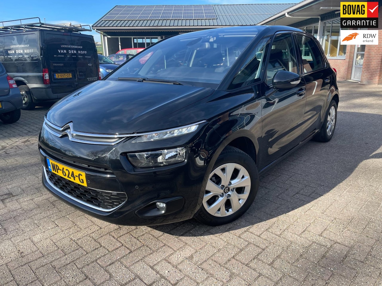 Citroën C4 Picasso - 1.2 PT Intensive, Clima,Navi, Pdc v+a, Trekhaak, Camera - AutoWereld.nl