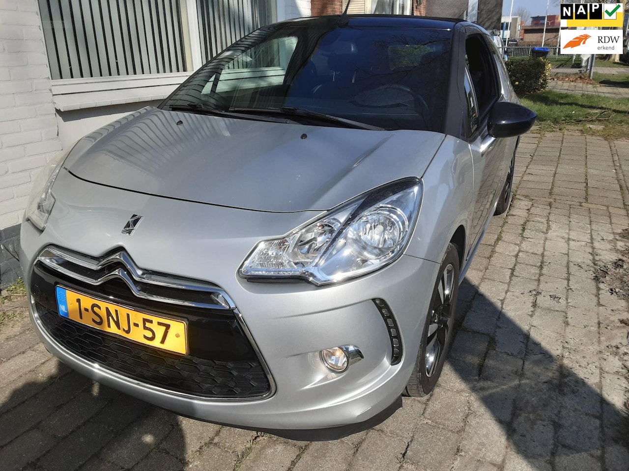 Citroën DS3 Cabrio - 1.6 VTi So Chic 1.6 VTi So Chic - AutoWereld.nl