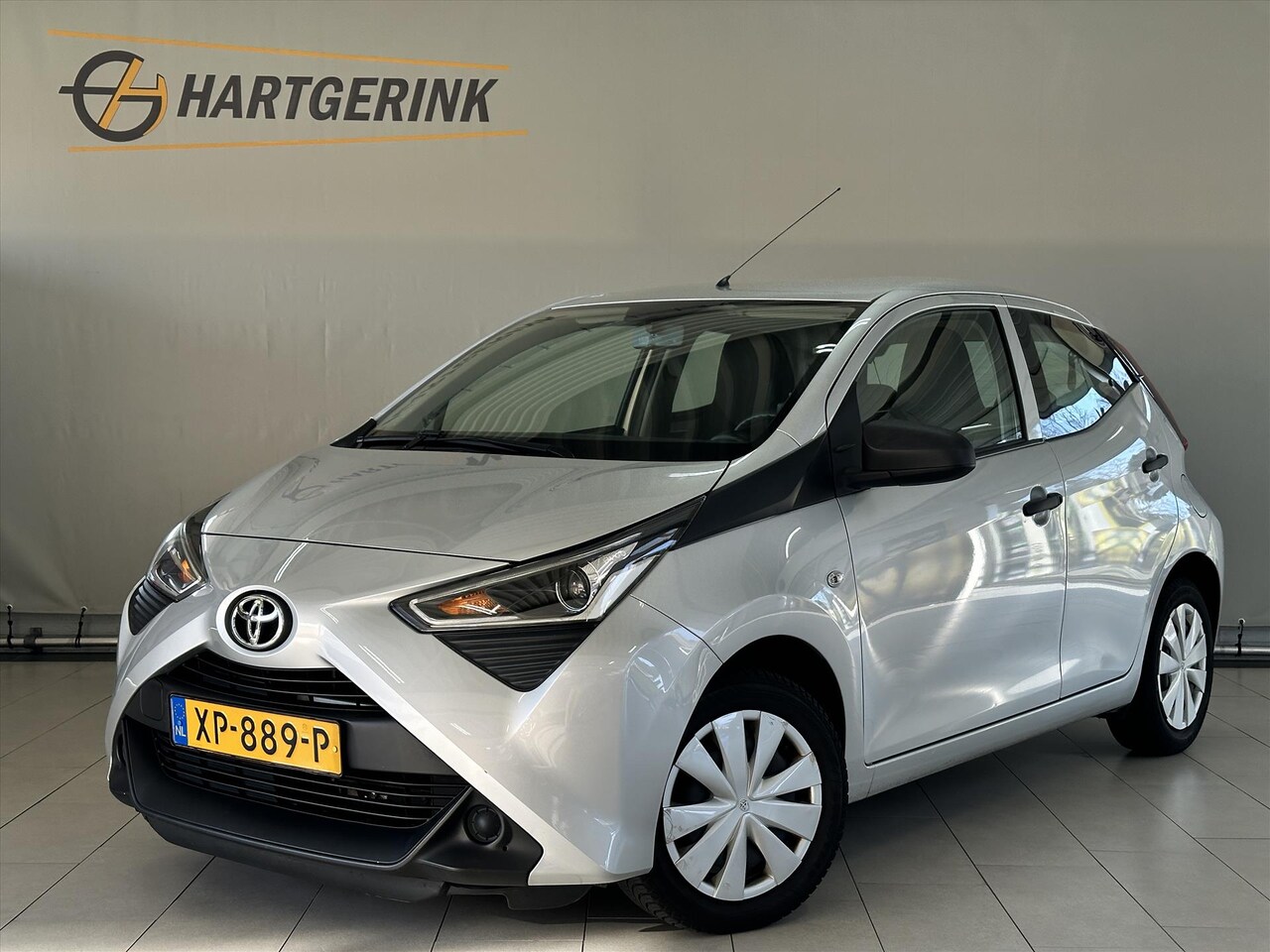 Toyota Aygo - 1.0 VVT-i X-Fun 72pk 5D* Navi TomTom / Airco / Electr.ramen / BT - AutoWereld.nl