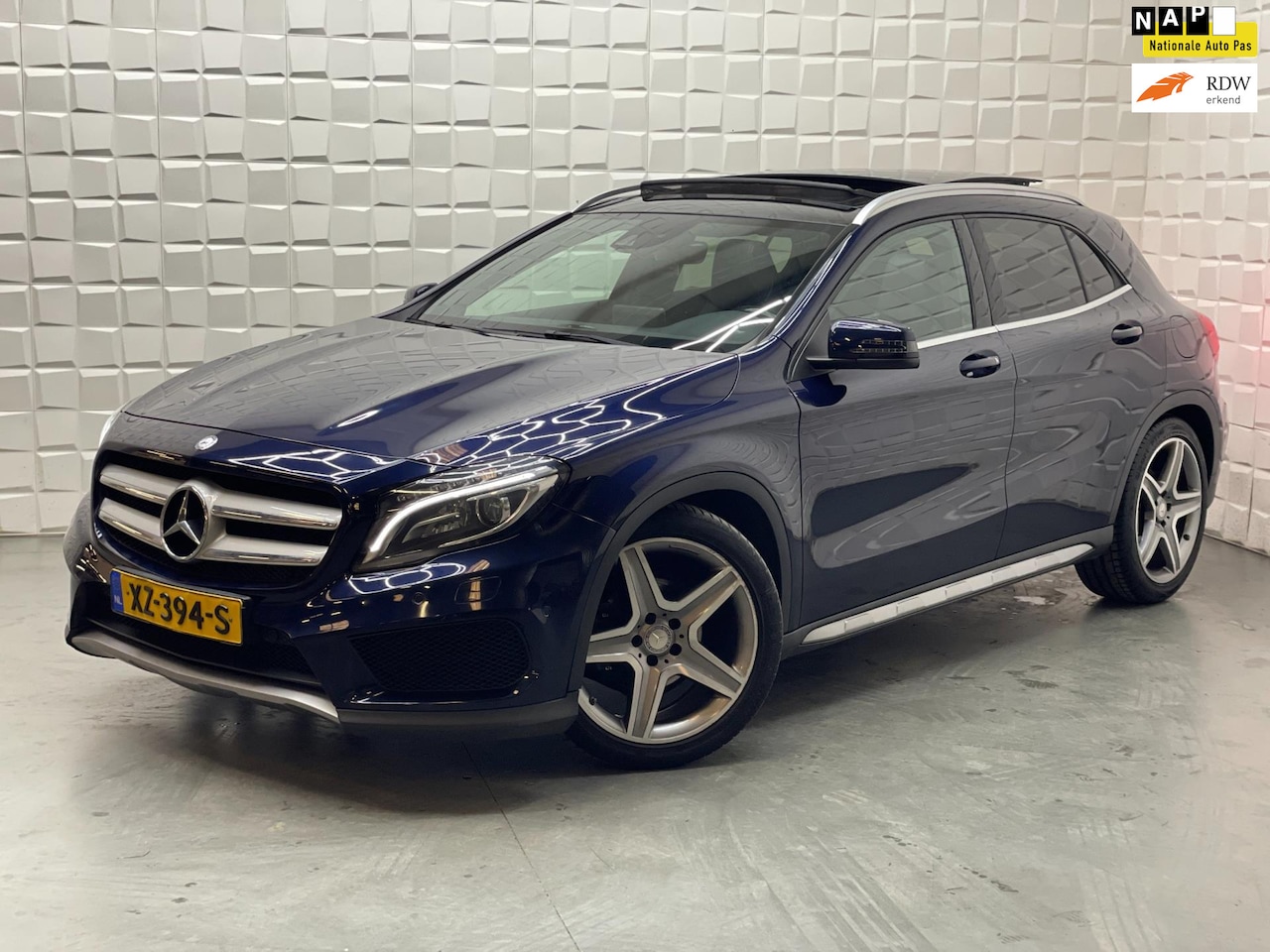 Mercedes-Benz GLA-Klasse - 200 Premium Plus PANO CAMERA - AutoWereld.nl