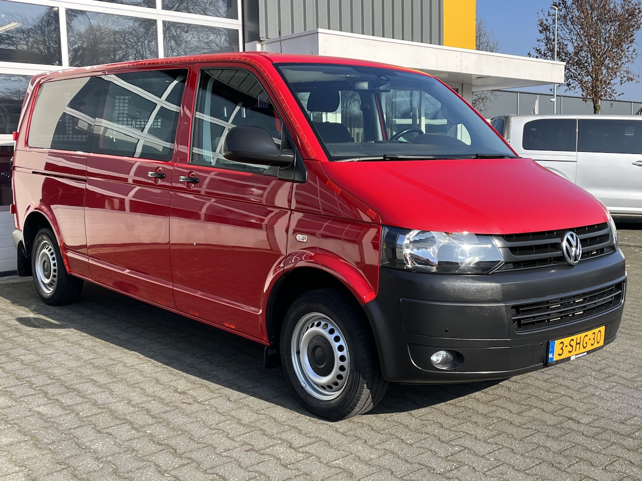 Volkswagen Transporter Kombi - 2.0 TDI DSG Automaat 140 pk L2H1 BPM/ BTW vrij Airco Cruise control Trekhaak Automaat Verl - AutoWereld.nl