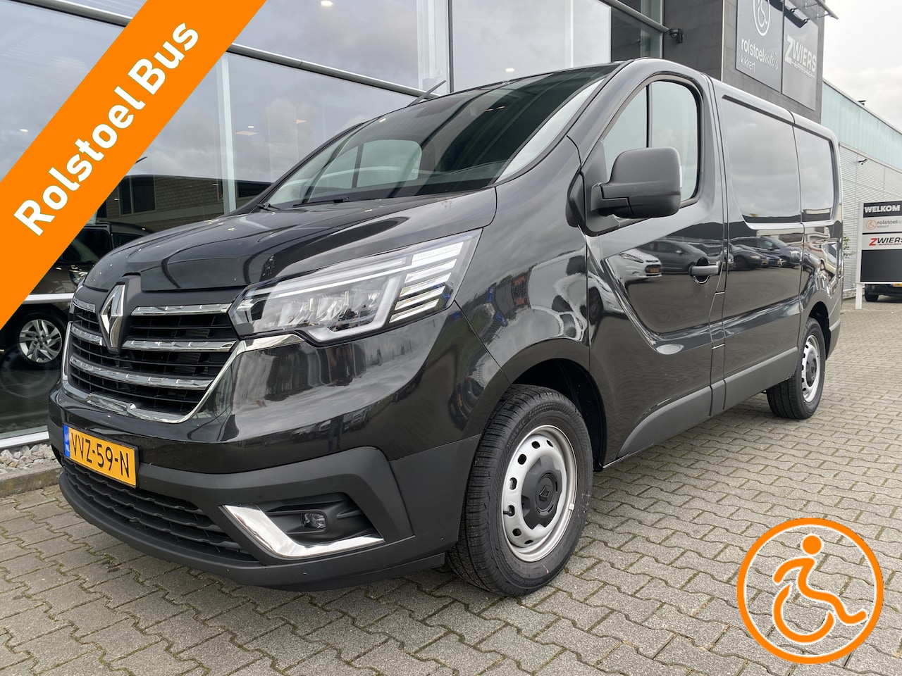 Renault Trafic - Rolstoelbus / Scootmobielbus 2.0 dCi 110 T29 L1H1 Comfort (Z.g.a.n. bus met aanpassing op - AutoWereld.nl