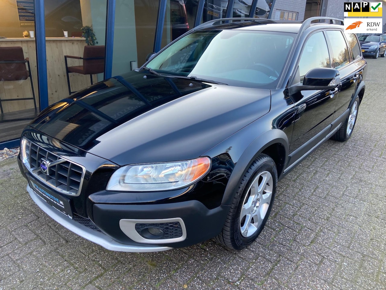 Volvo XC70 - 3.2 Kinetic NL-AUTO / LEER / NAVI / YOUNGTIMER - AutoWereld.nl