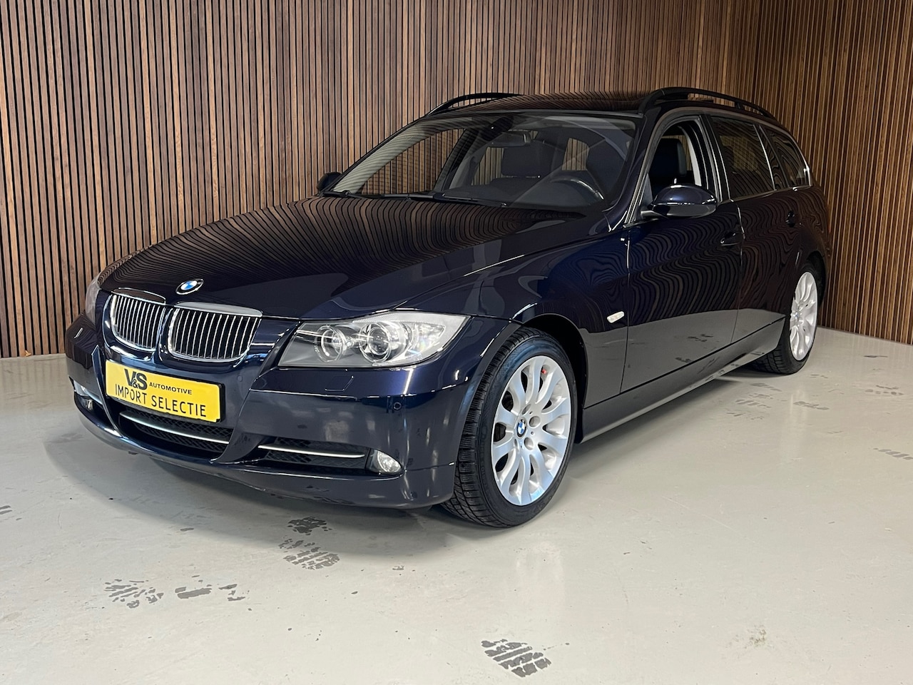 BMW 3-serie Touring - 335xi High Executive - 1e eigenaar - Fiscaal - AutoWereld.nl