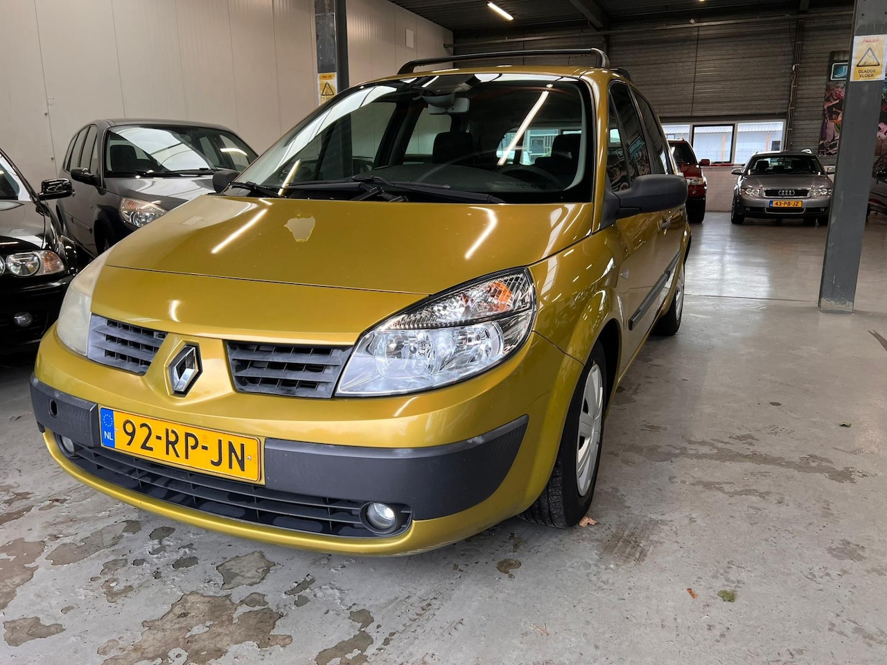 Renault Scénic - 1.6-16V Expression Comfort 1.6-16V Expression Comfort - AutoWereld.nl