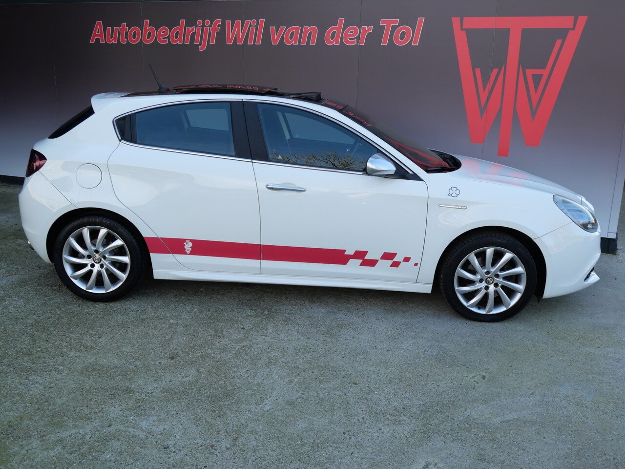 Alfa Romeo Giulietta - 1.4T BUSINESS EXECUTIVE | AUTOMAAT | PANORAMADAK | TREKHAAK | CRUISE | RIEM V.V. - AutoWereld.nl