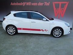 Alfa Romeo Giulietta - 1.4T BUSINESS EXECUTIVE | AUTOMAAT | PANORAMADAK | TREKHAAK | CRUISE | RIEM V.V