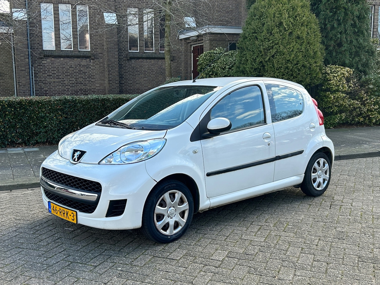 Peugeot 107 - 1.0-12V XS 2011 5-deurs! Airco! Zuinig! 1 jaar apk! - AutoWereld.nl