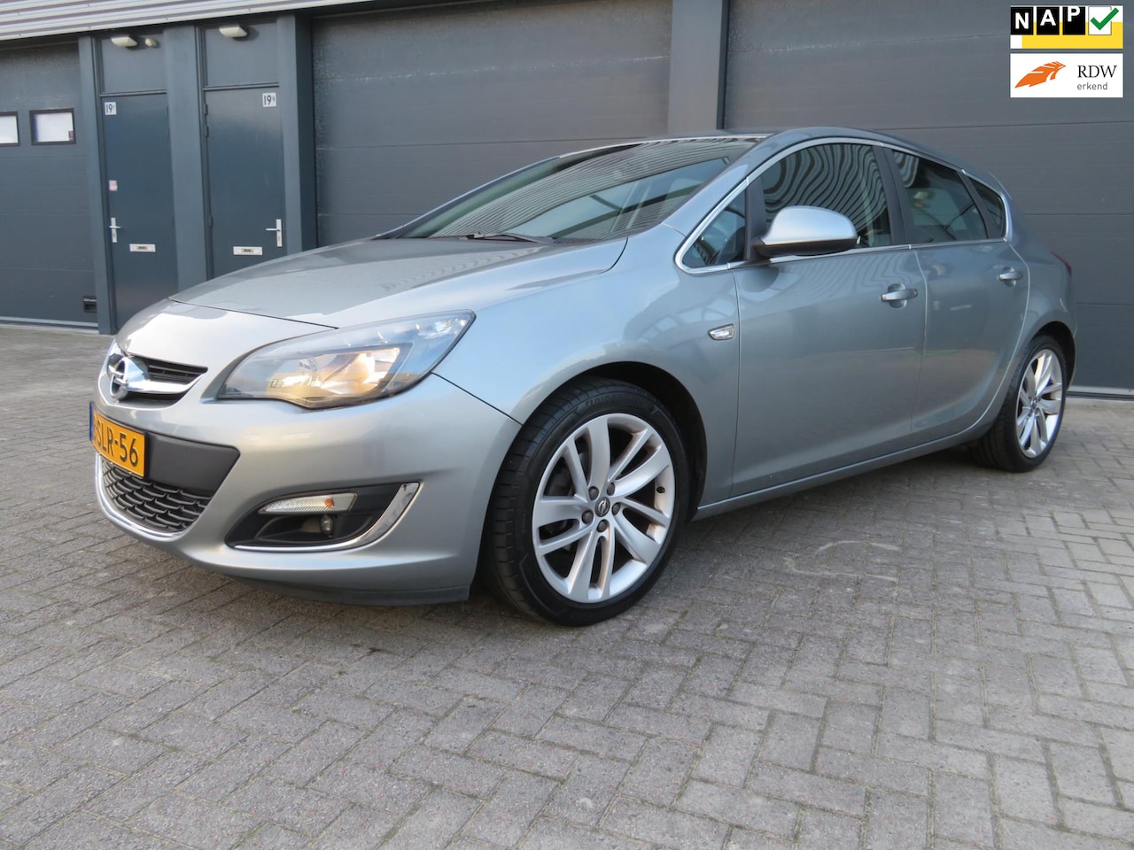 Opel Astra - 1.4 Turbo Sport 154786 km nap - AutoWereld.nl