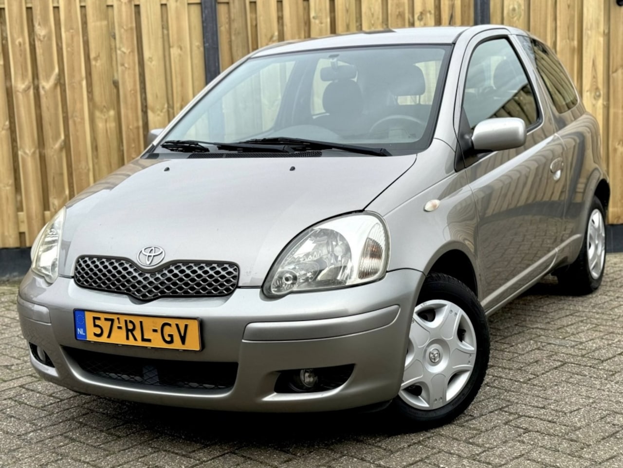 Toyota Yaris - 1.0 VVT-i S-Line |Stuurbkr |Nieuwe APK |NAP - AutoWereld.nl