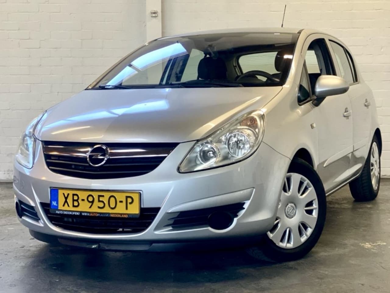 Opel Corsa - 1.2-16V Ess |Stuurbkr |CruiseC |Airco |5Deurs - AutoWereld.nl